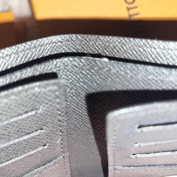 Louis Vuitton damier Checkered Slender Wallet - Picture 6 of 9